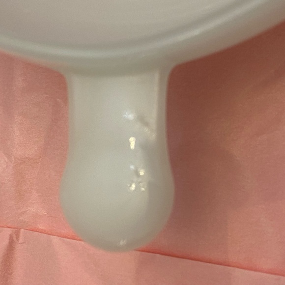 VINTAGE SET OF 3 GLASBAKE MILK GLASS 11 ounce or 330ml DISHES WITH HANDLES - Picture 4 of 9